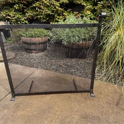 Fireplace screen and log holder