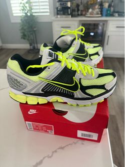 Nike Vomero 5 Volt size 10 mens