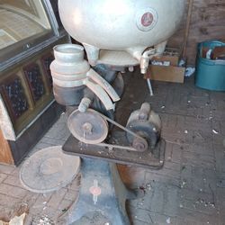 Cream Separater Vintage