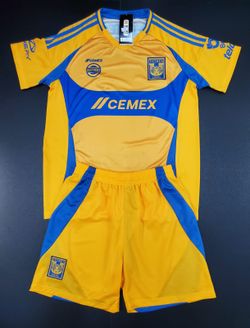 Uniformes para equipos $25 incluye Camisas, Medias, Números, Shorts, Precio de $25 en la compra de 15 piezas en adelante.