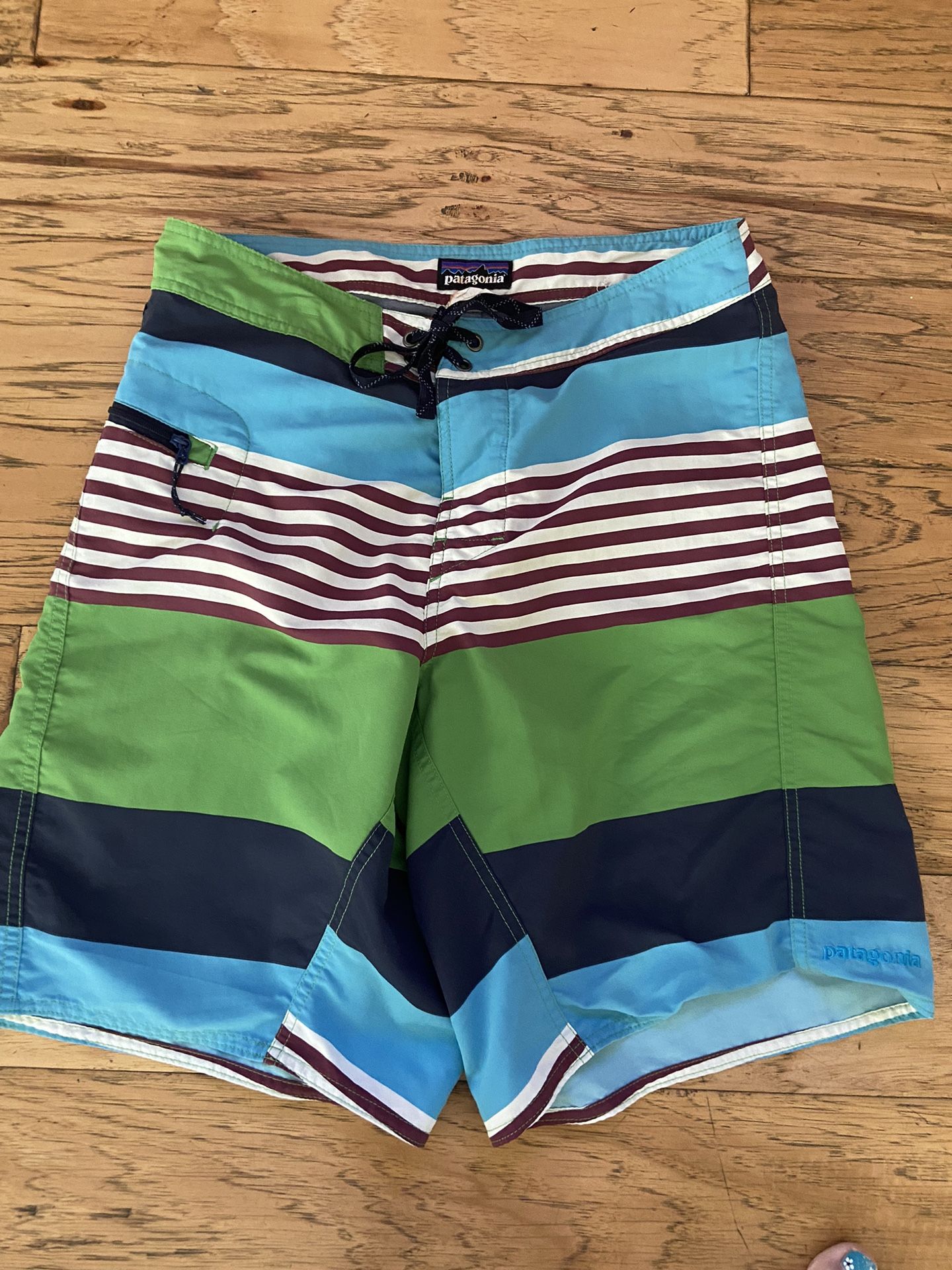 Patagonia Mens Size 31 Swim Trunks  