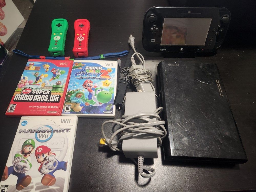 Wii U W/ 3 games & 2 Wiimotes