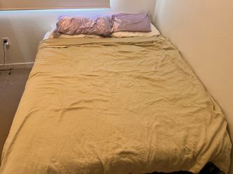 Queen bedframe and mattress