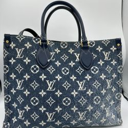 LOUIS VUITTON PURSE 