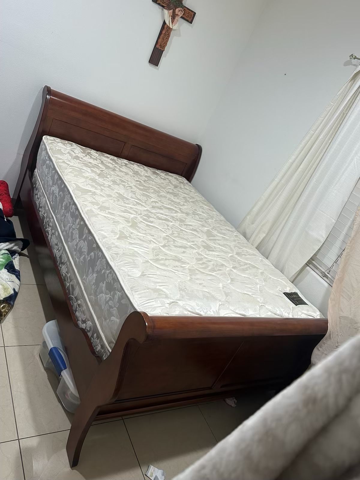 Full Bed