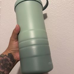 Momcozy cooler