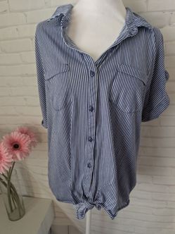 Eden & Olivia shirt size L