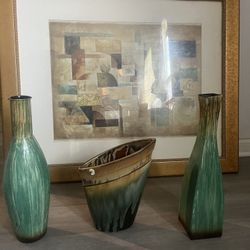 Picture Frame And Vaces 