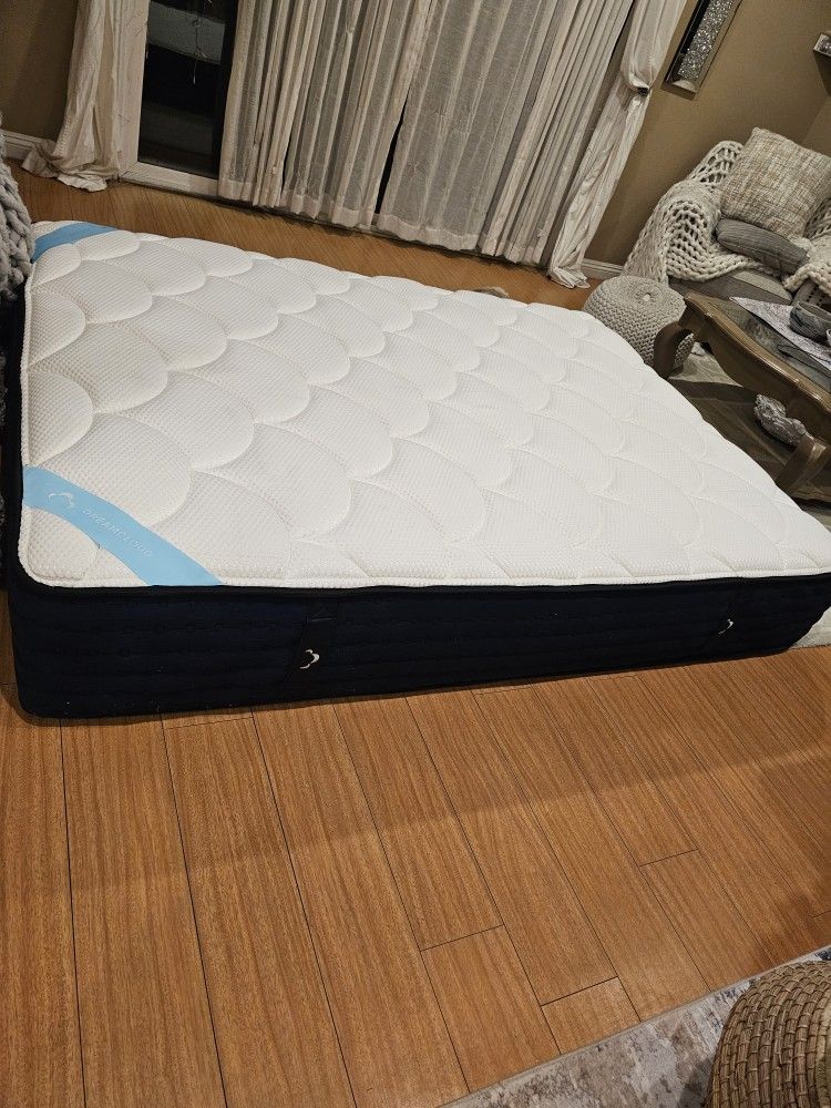 Dreamcloud Premier Queen Mattress 