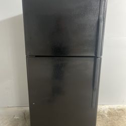 GE Black Refrigerator ‼️60 Day Warranty‼️