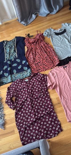 Mini dresses bundle size small