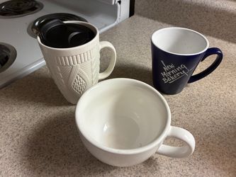 Travel coffee mug and tea cups