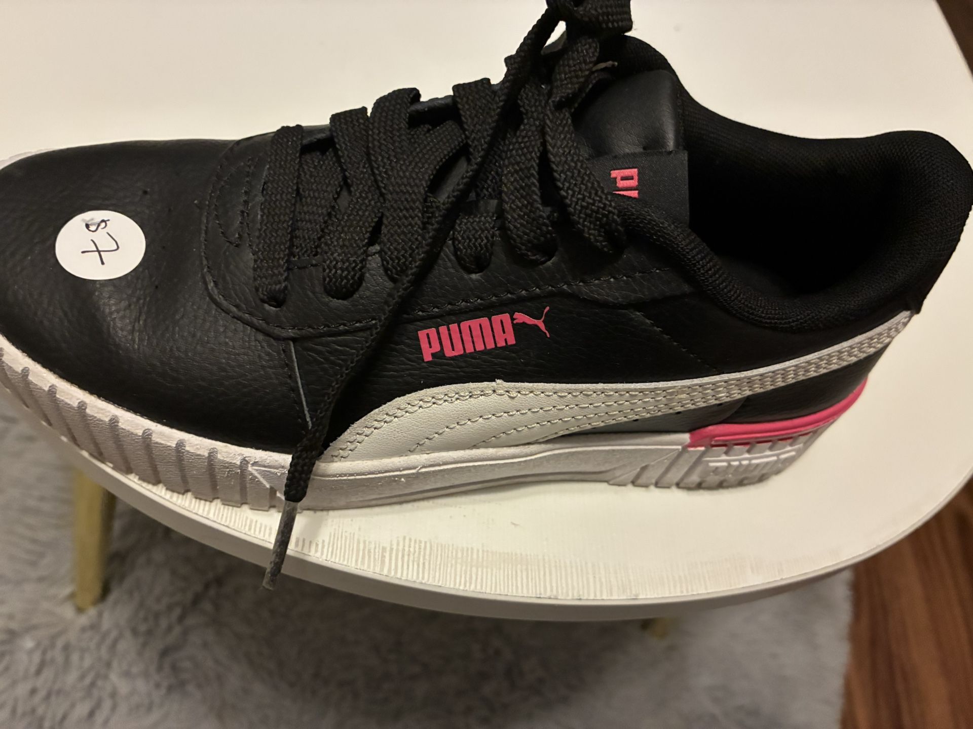 Semi New Used Size 4 PUMA 