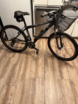 TREK 4300 Mountain Bike 26”