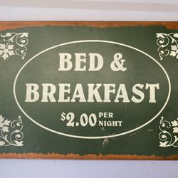Metal bed & breakfast decorative sign 