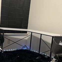 Game/Monitor FREE DESK