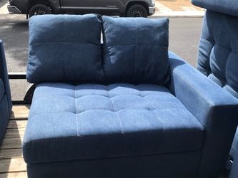 6 Piece Sectional Denim Couch With Pillows(Non Smoker home)