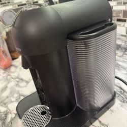 Cafetera Eléctrica Nespresso 