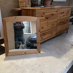 FREE!!! 6 drawer dresser with mirror