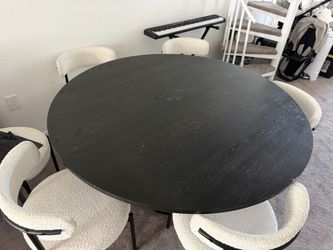 Round Table