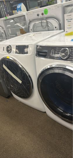 GE Profile- 5.3 Cu. Ft. High-Efficiency Stackable Smart Front Load Washer & 7.8 Cu. Ft. Stackable Smart Gas Dryer with Steam and Washer Link (Warranty
