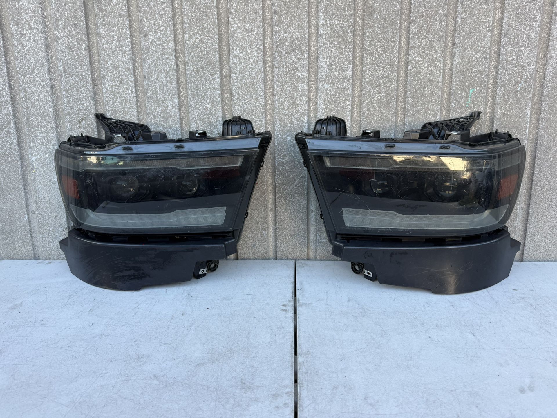 2019 2020 2021 2022 2023 2024 Dodge Ram Headlight Headlamp Right Passenger Side Left Driver Side LH Smoke Projector DRL Used LED 