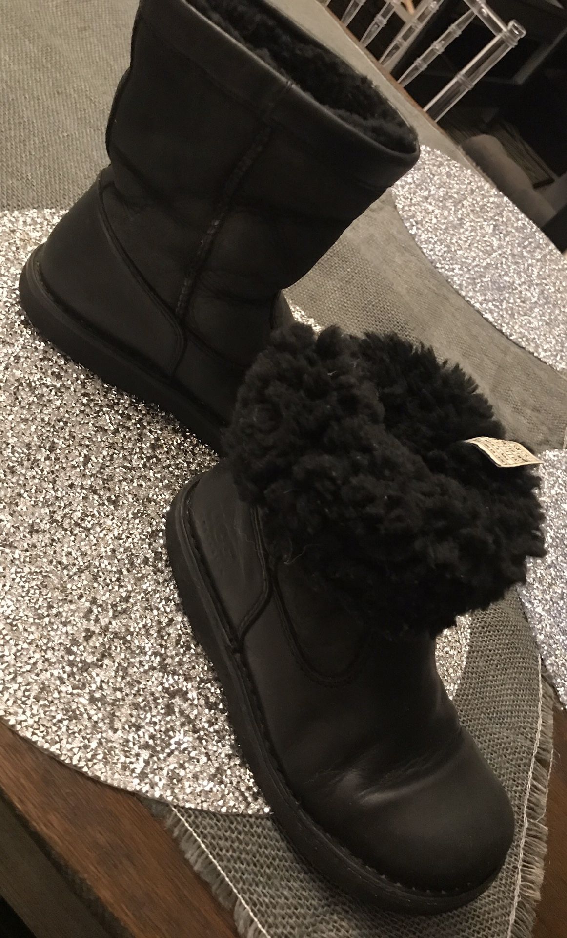 Ugg kids boots, fully lined fur