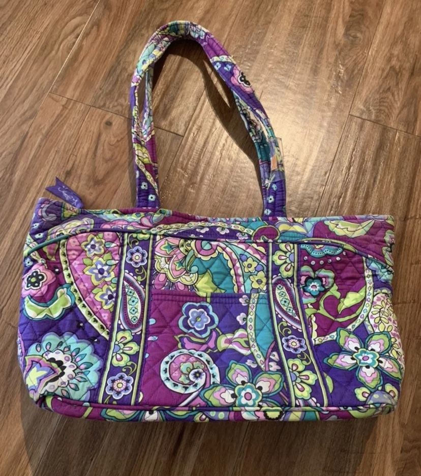 Vera Bradley Purple Zipper Shoulder Bag. Inner pockets