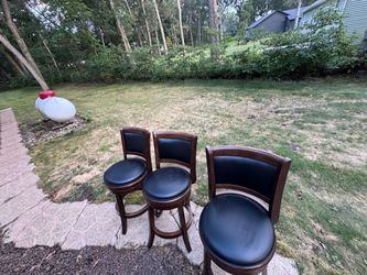 Kitchen or bar stop stools