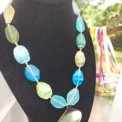 MONET CABOCHON STONE NECKLACE 8"IN. 
