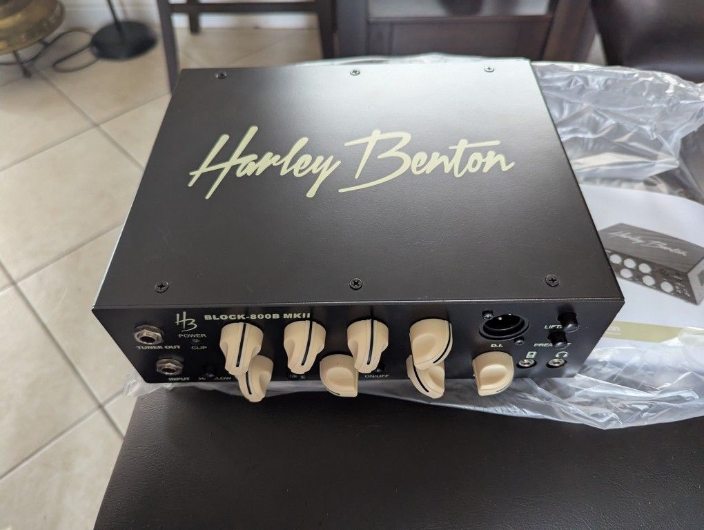 Harley Benton Block-800 Bass Amp