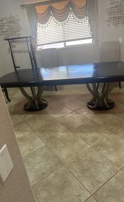 Dinning Table 