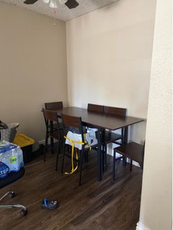 Dining table set