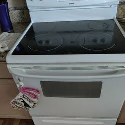 Range stove electric kitchen - $300 (Lake Mary)