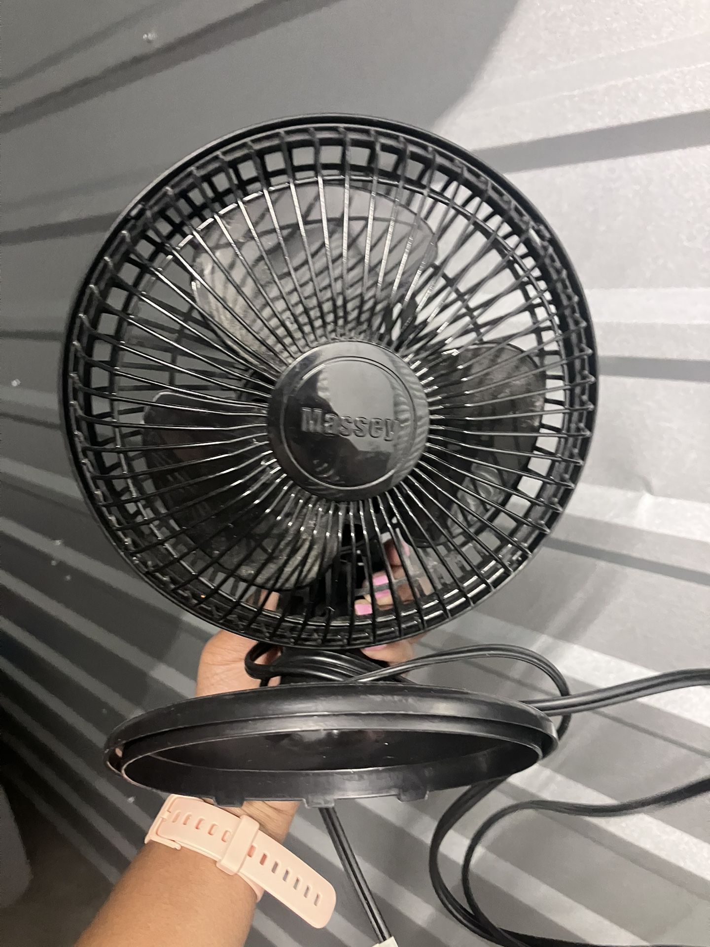 Desk fan