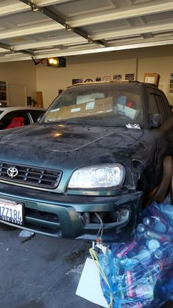 2000.toyota Rav4 L complete part out. Car will.be towed away end of this on the JUNE!!