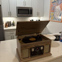 Victrola-style all-in-one wooden turntable