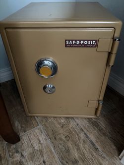 Vintage home safe keyed combo Saf-D-Posit Safe