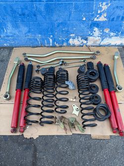 Metalcloak 2.5” True Dual Rate Compete Lift Kit “USED”2018-C Jeep Wrangler JLU 4xE”
