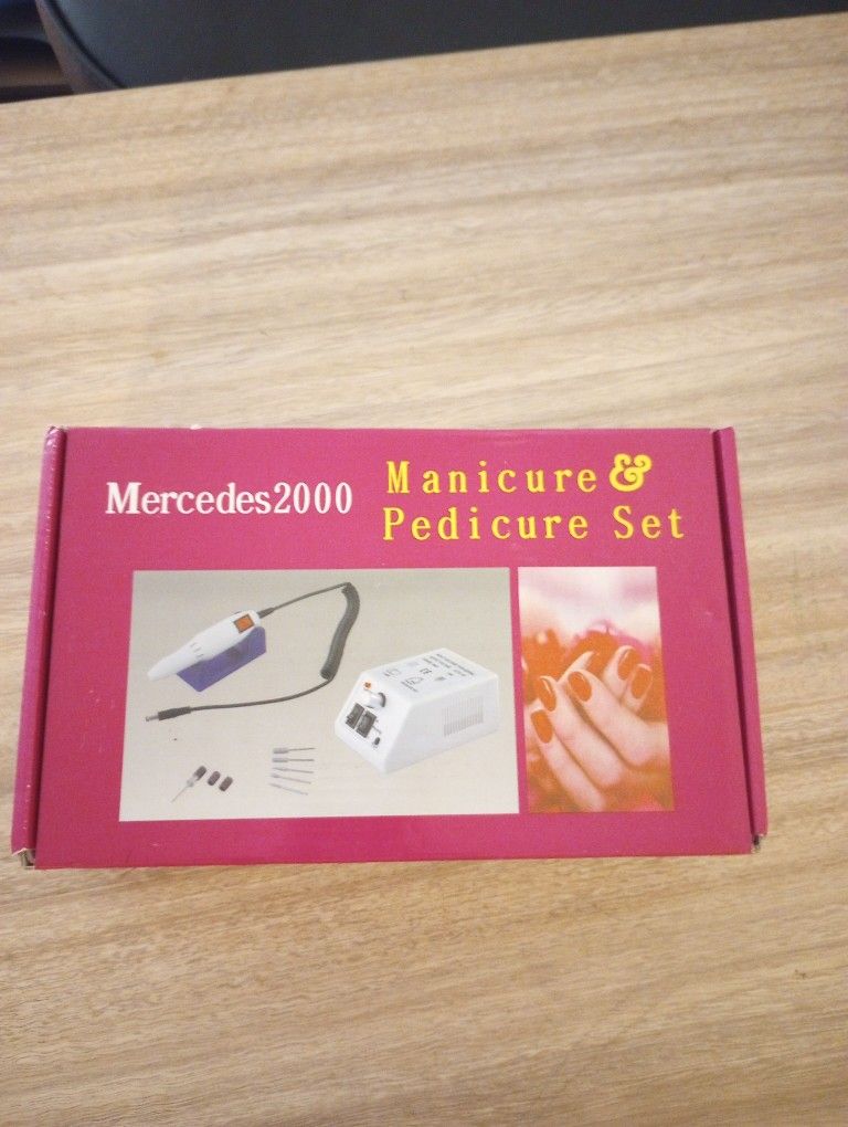 Mercedes 2000 Manicure Set