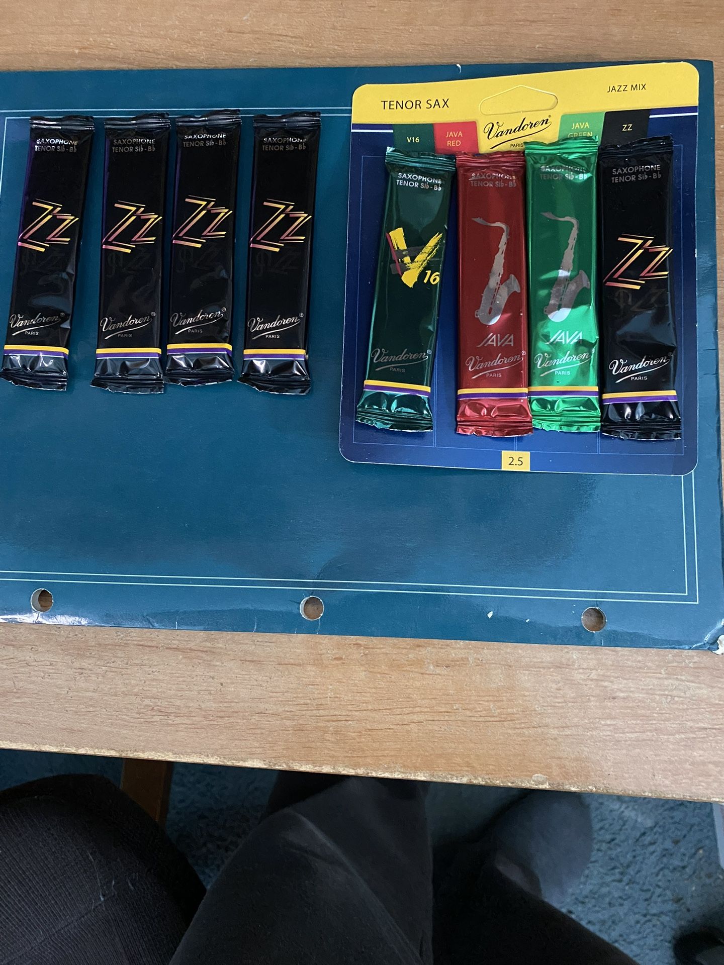 Vandoren Tenor Saxophone Reeds And Reed Case
