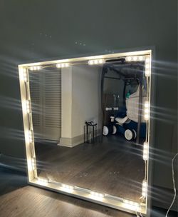 Vanity mirror