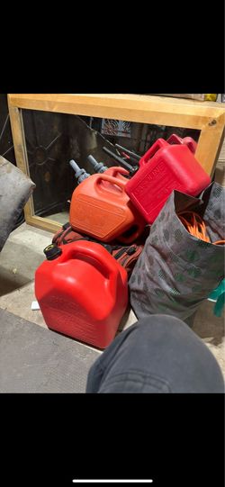 Gas cans 20 obo with fuel