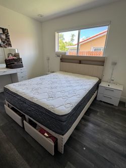 Queen size bed
