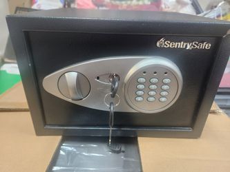 Sentry safe Digital security box pick up only 7 Ave and Baseline