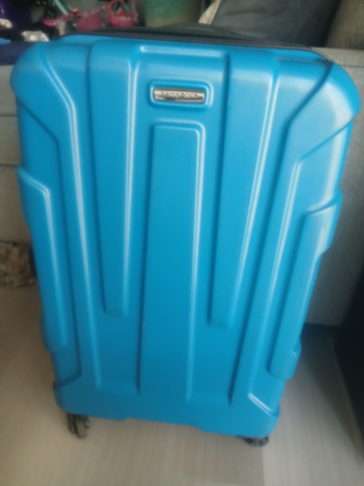 Samsonite 24in rolling luggage
