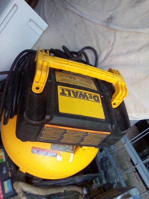 DeWalt Air Compressor 165 PSI