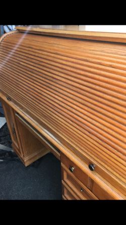 Roll top desk