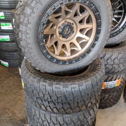 Lock Off-road 20x10 6/139 On Tires 33x12 50/R20 R/T