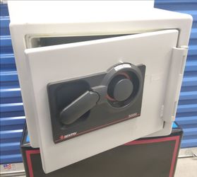 Sentry Fireproof Combination Lock Safe ( Includes combination and instructions to open)